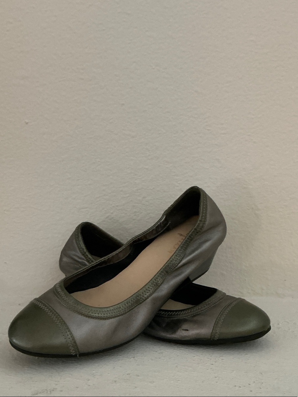 Cole Haan women’s size 8 ballet style with small wedge